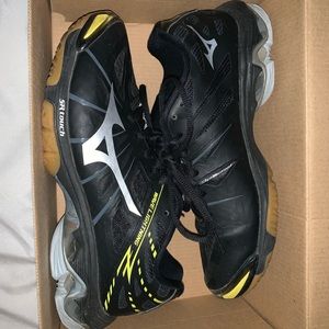 Mizuno volleyball shoes